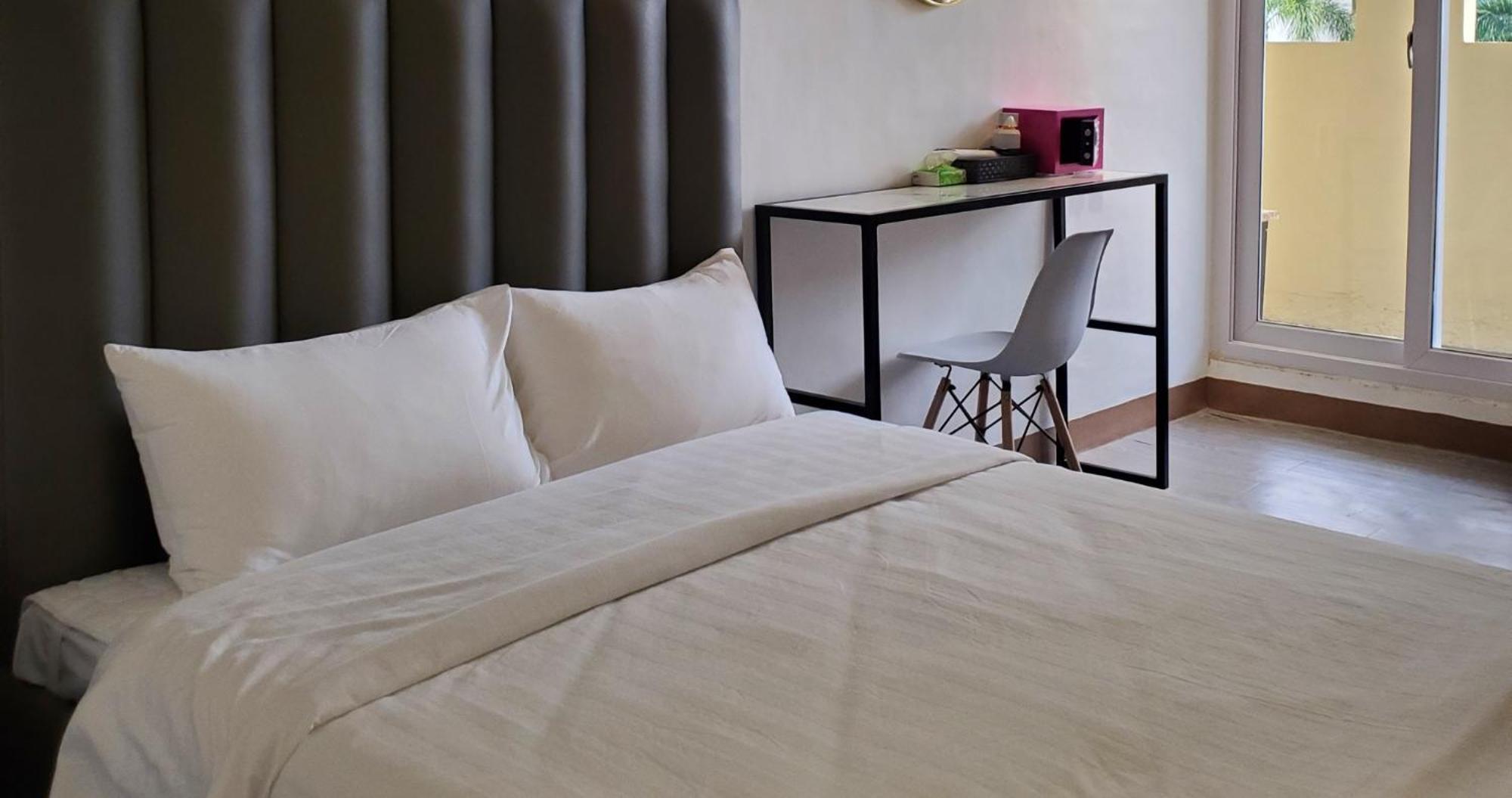 Aston Stay And Villas Mabalacat Extérieur photo